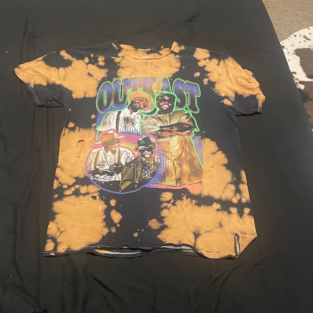 Rue21 Black and Orange Graphic Tee